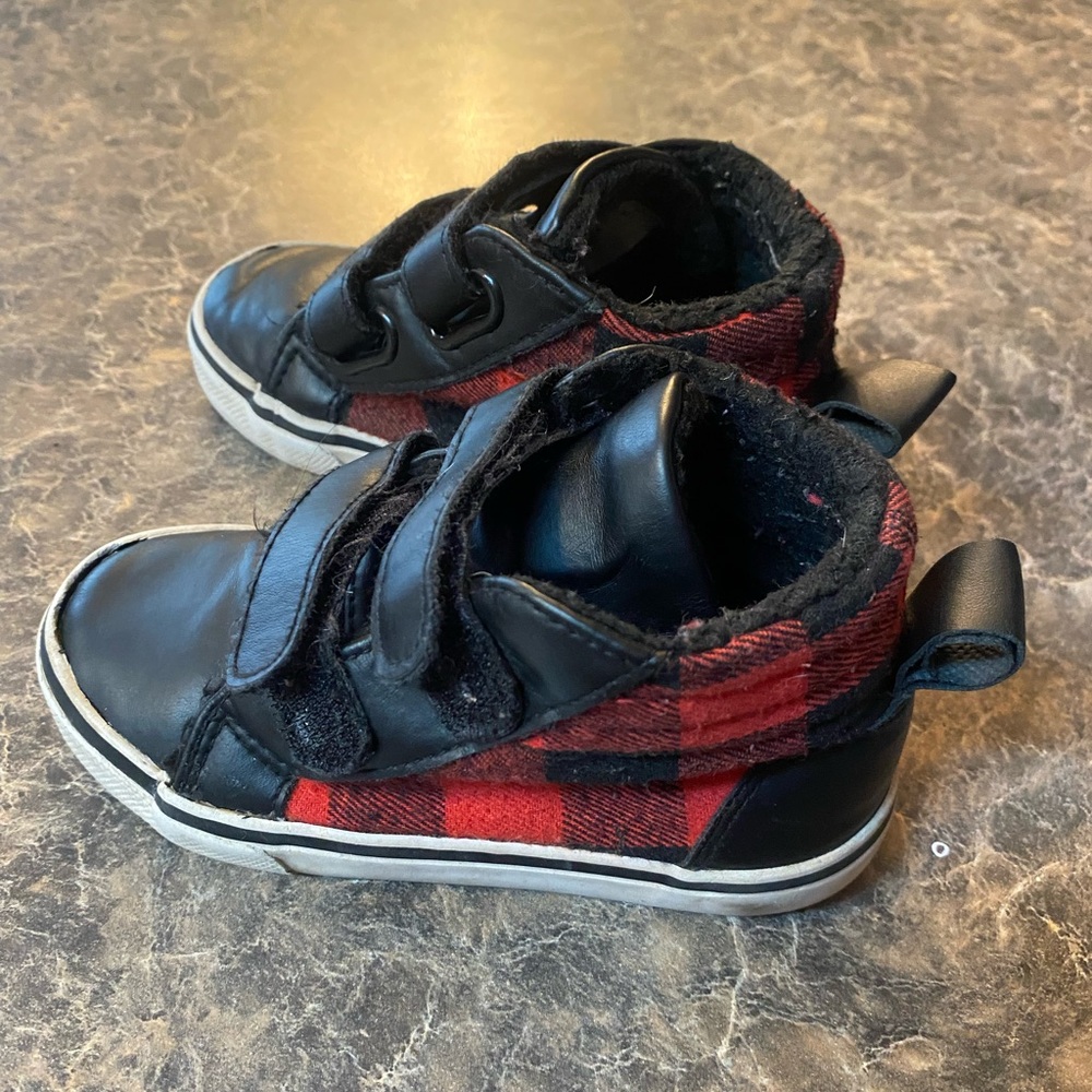 US Sports Buffalo Plaid High Tops Sz 8